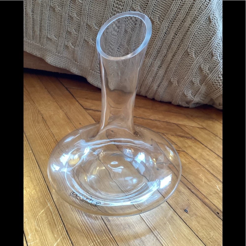 Comfify glass wine decanter  10” high 9” wide